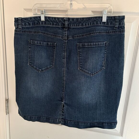 Style Co Dark Wash Denim Skirt Size 18 - Picture 2 of 6